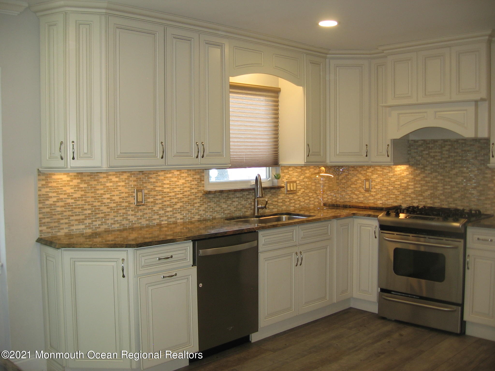 18 Quebec Road Marlboro, NJ 07746 - Photo 12 of 49 12-YfmDlYDTTfihozYoZgHR_temp