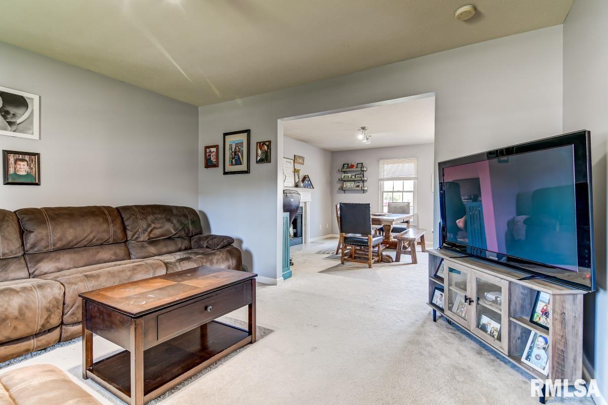 3701 Kerry Boulevard Springfield, IL 62712 - Photo 11 of 38
