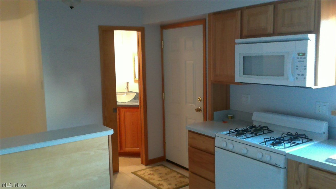 6464 State Road, Unit N7 Parma, OH 44134 - Photo 3 of 35