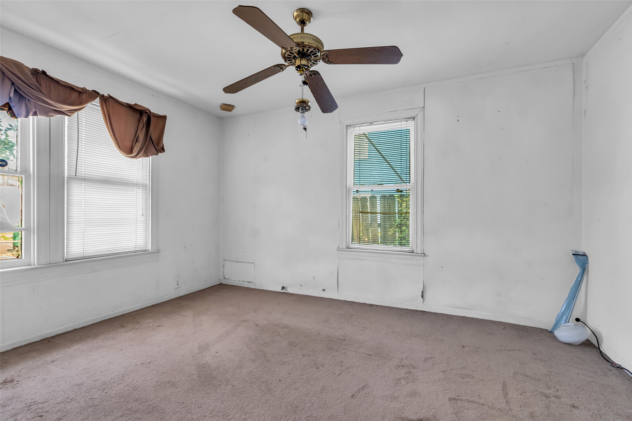 105 Oddo Street Houston, TX 77022 - Photo 7 of 12