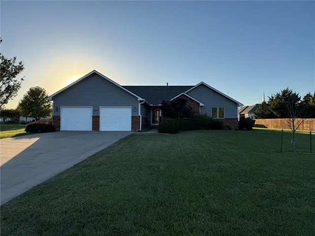 $319,000 | 416 Heather Street, Burlington, KS 66839