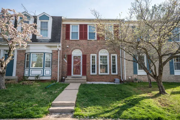 $649,900 | 13341 Foxhole Drive, Fairfax, VA 22033