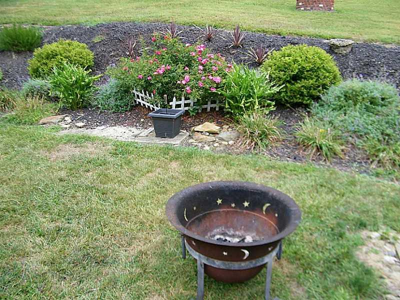 164 Churchill Road Turtle Creek, PA 15145 - Photo 22 of 25 Yard/Garden.