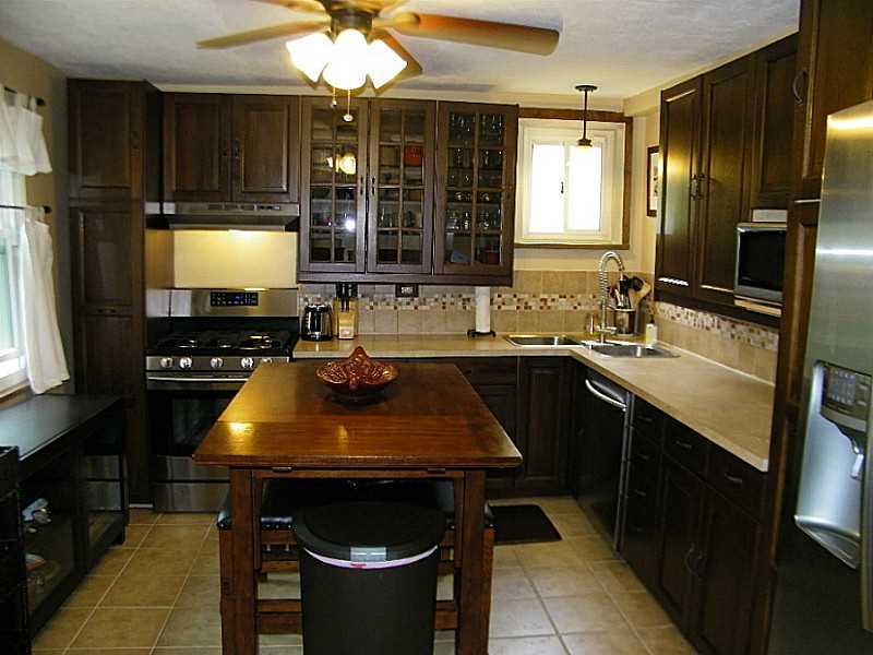 164 Churchill Road Turtle Creek, PA 15145 - Photo 4 of 25 Kitchen.