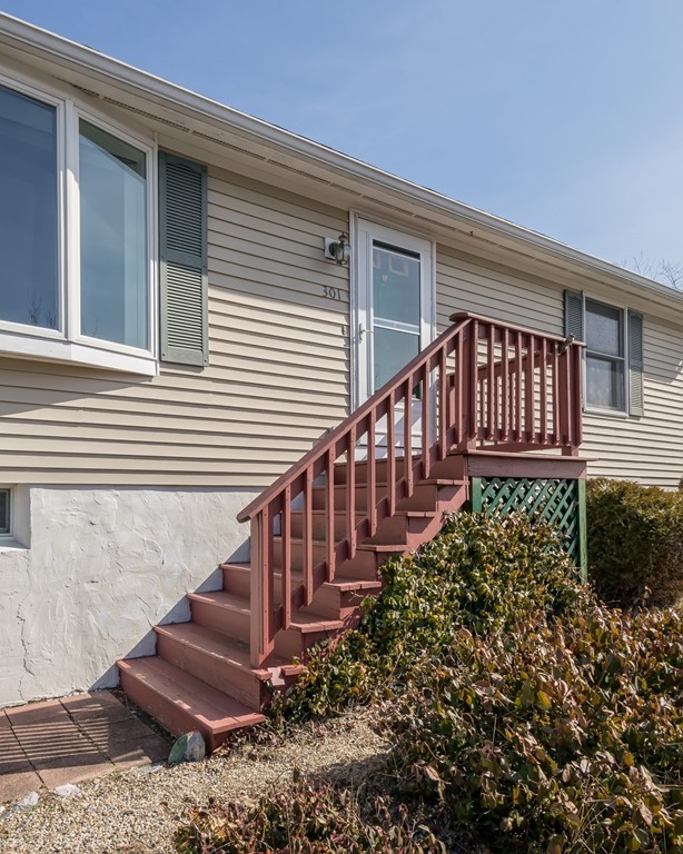 301 Den Quarry Road Lynn, MA 01904 - Photo 3 of 30 Gallery Image 3