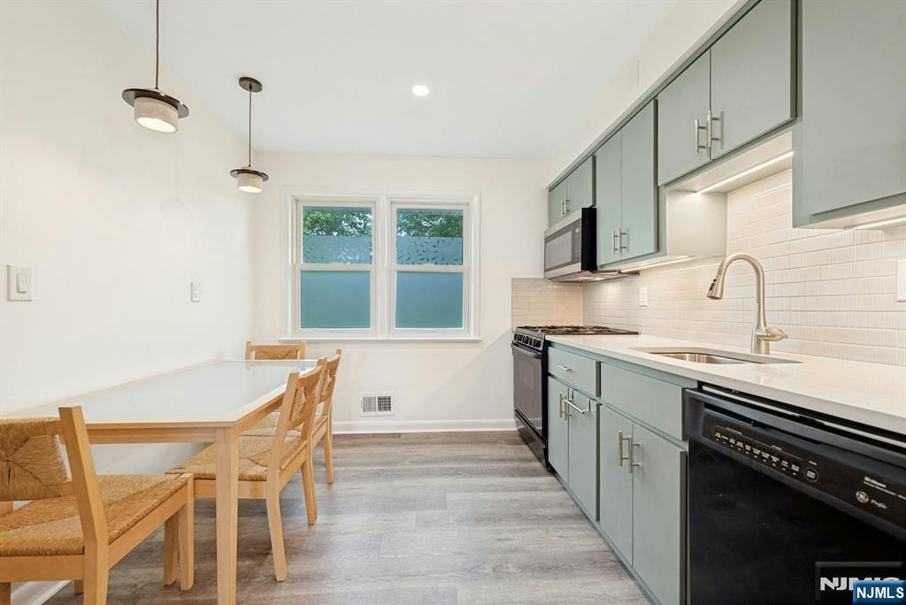 320 West Clinton Avenue Bergenfield, NJ 07621 - Photo 12 of 37