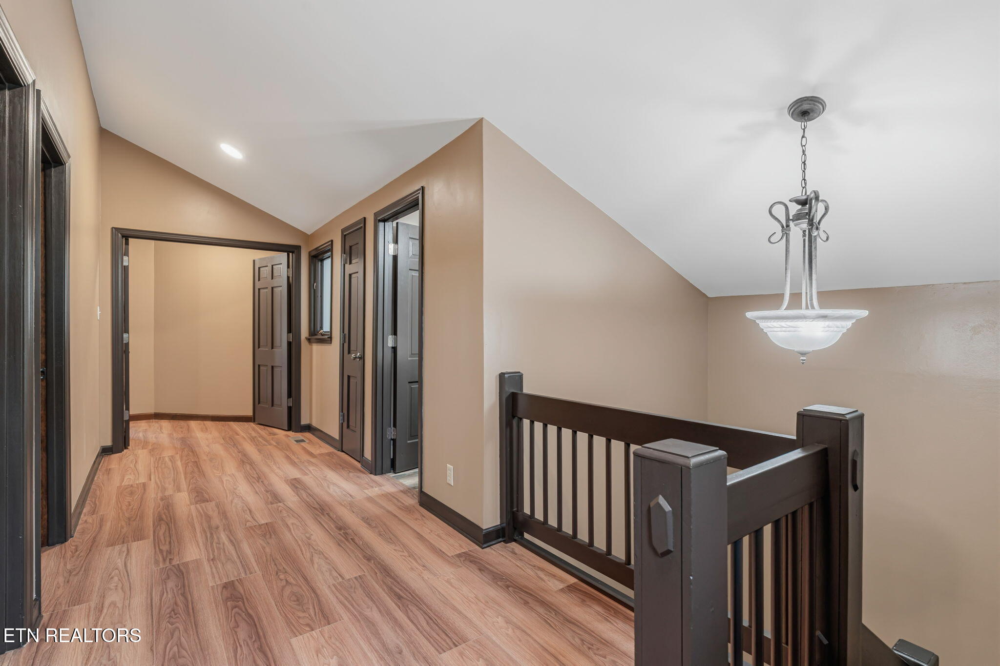 138 Newell Lane Oak Ridge, TN 37830 - Photo 20 of 51 138 Newell Ln - 2nd Floor Hallway