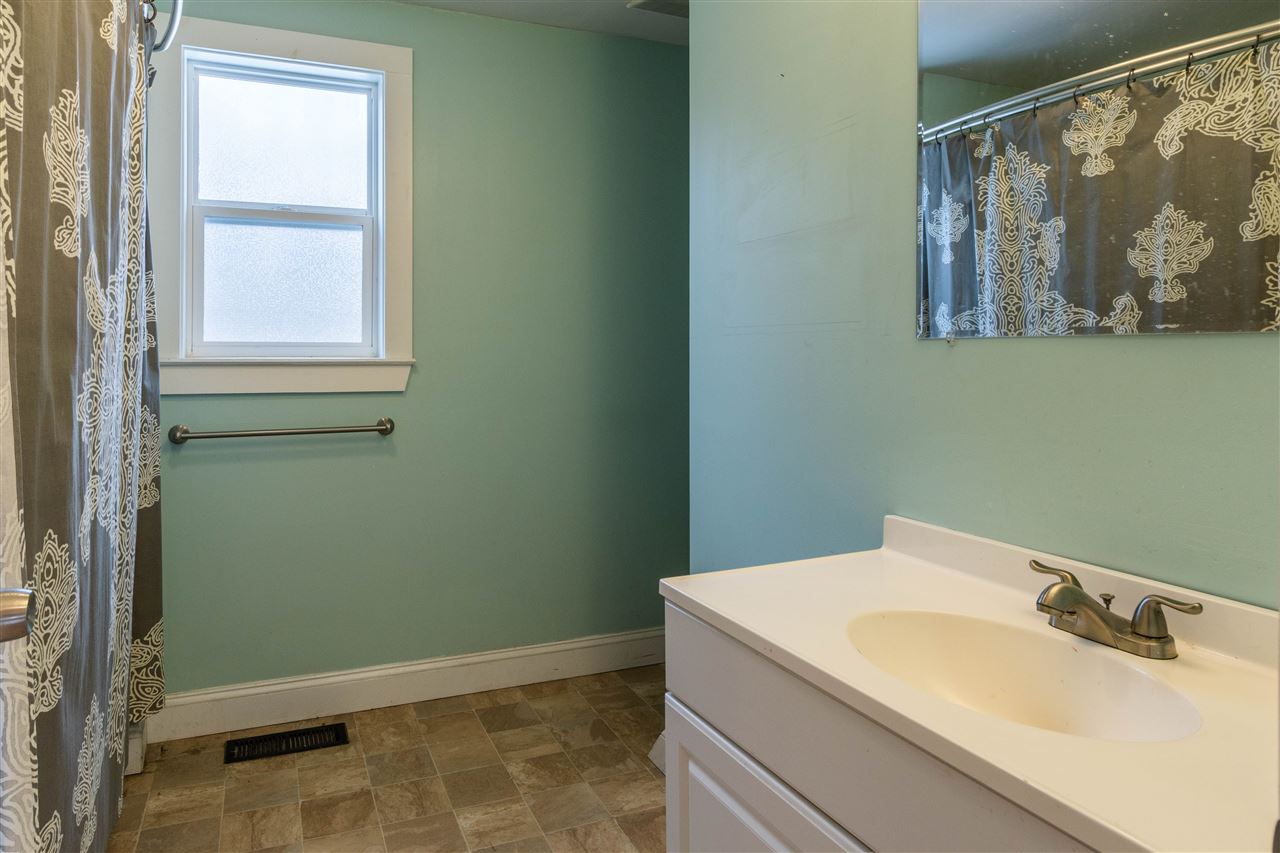 131 Hoit Road Concord, NH 03301 - Photo 5 of 16