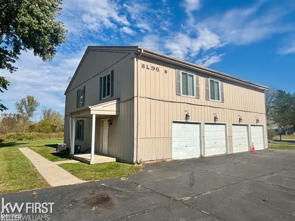 $72,500 | 8317 Camelot Boulevard, Mount Morris, MI 48458