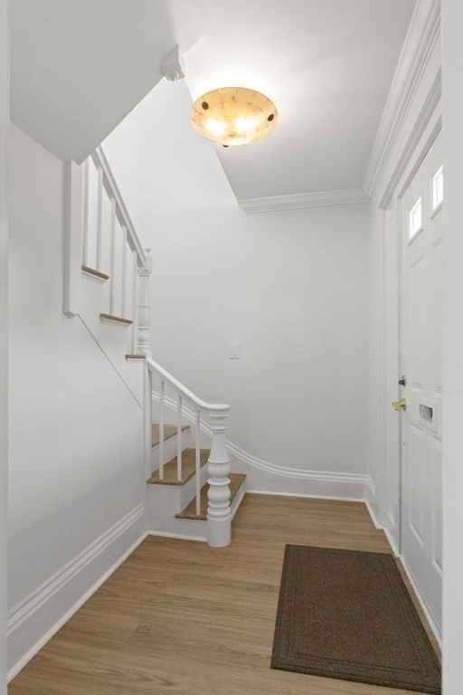30 Chapel Street, Unit B Gloucester, MA 01930 - Photo 4 of 36