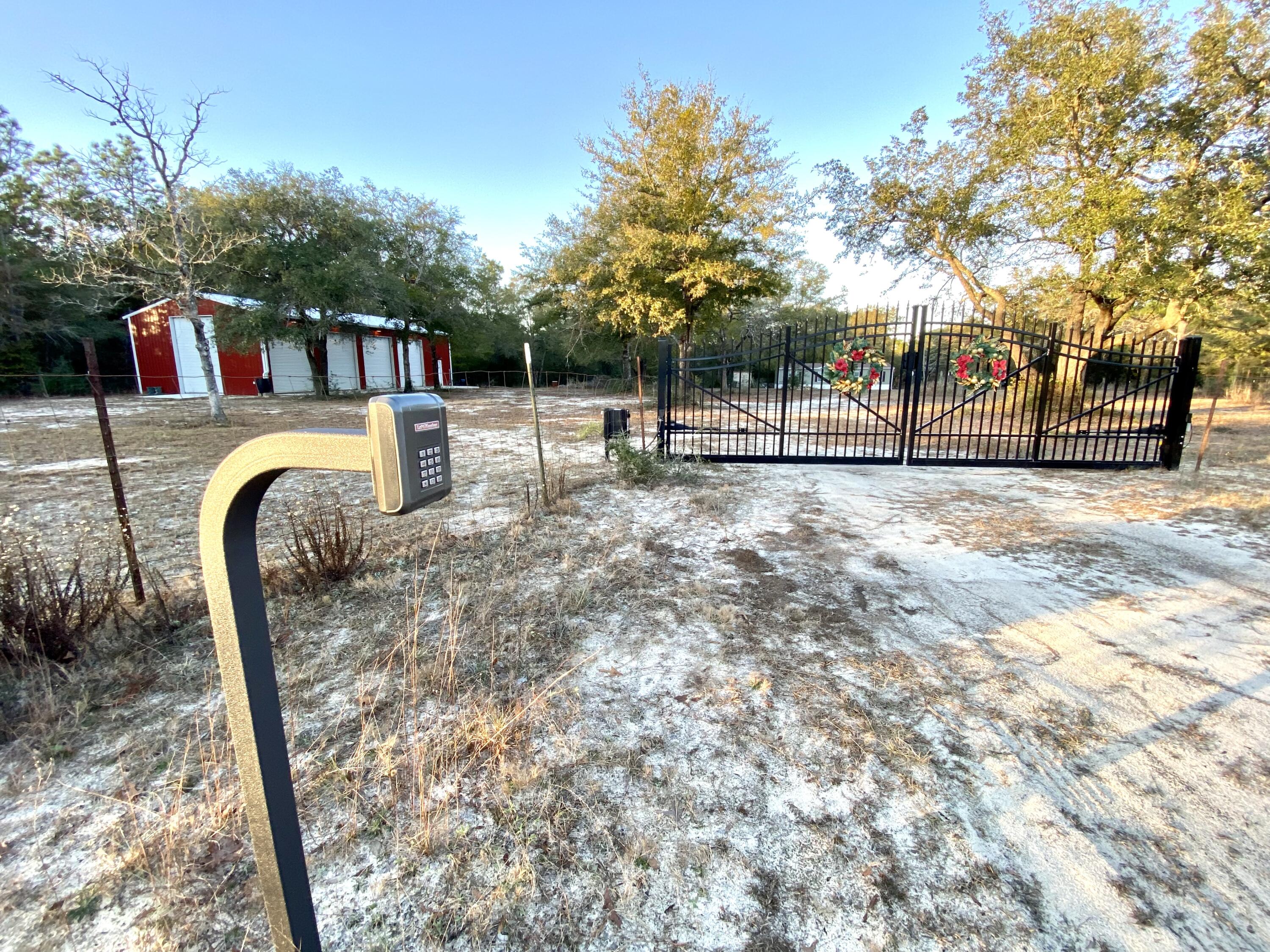3925 Bear Creek Road Crestview, FL 32539 - Photo 2 of 45 3188227A-5C70-4970-94A8-33607F112A67