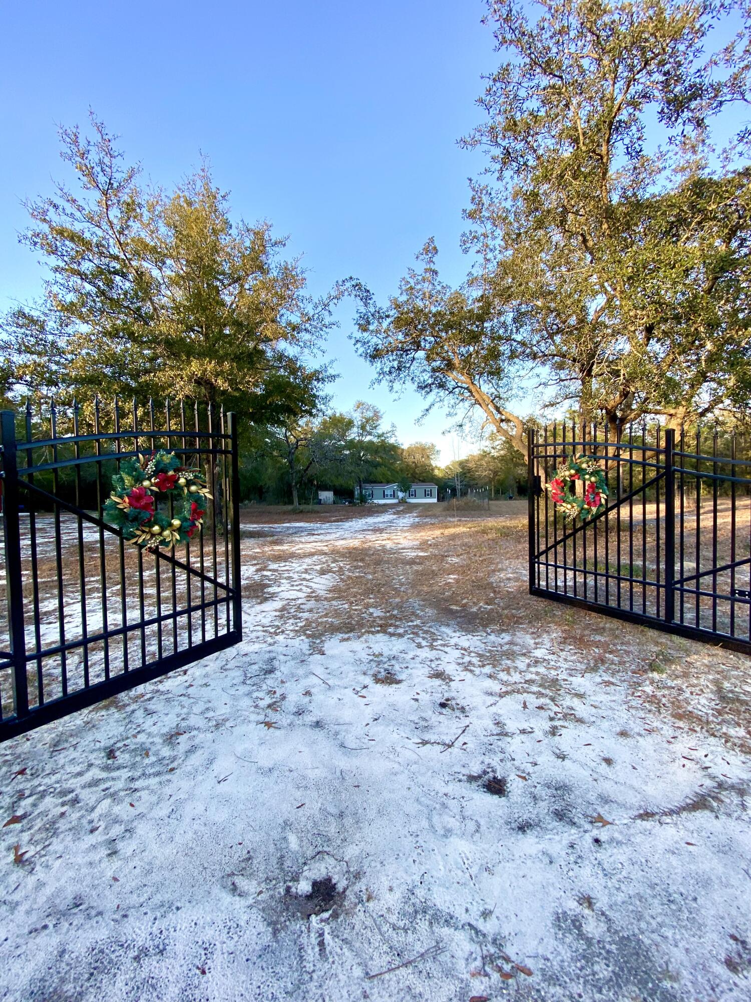 3925 Bear Creek Road Crestview, FL 32539 - Photo 4 of 45 8C4524F5-F05E-4614-8EE6-6CE385472EAF