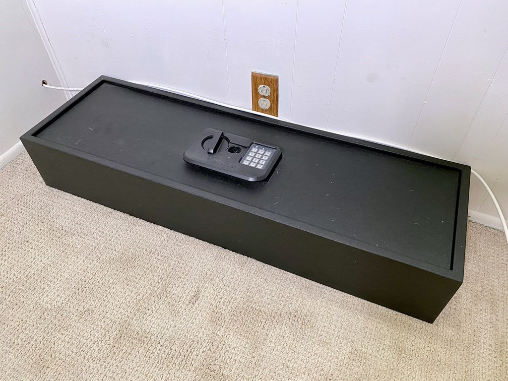 42 Adams Road, Unit 25 Greenfield, MA 01301 - Photo 35 of 37 a view of livingroom with furniture