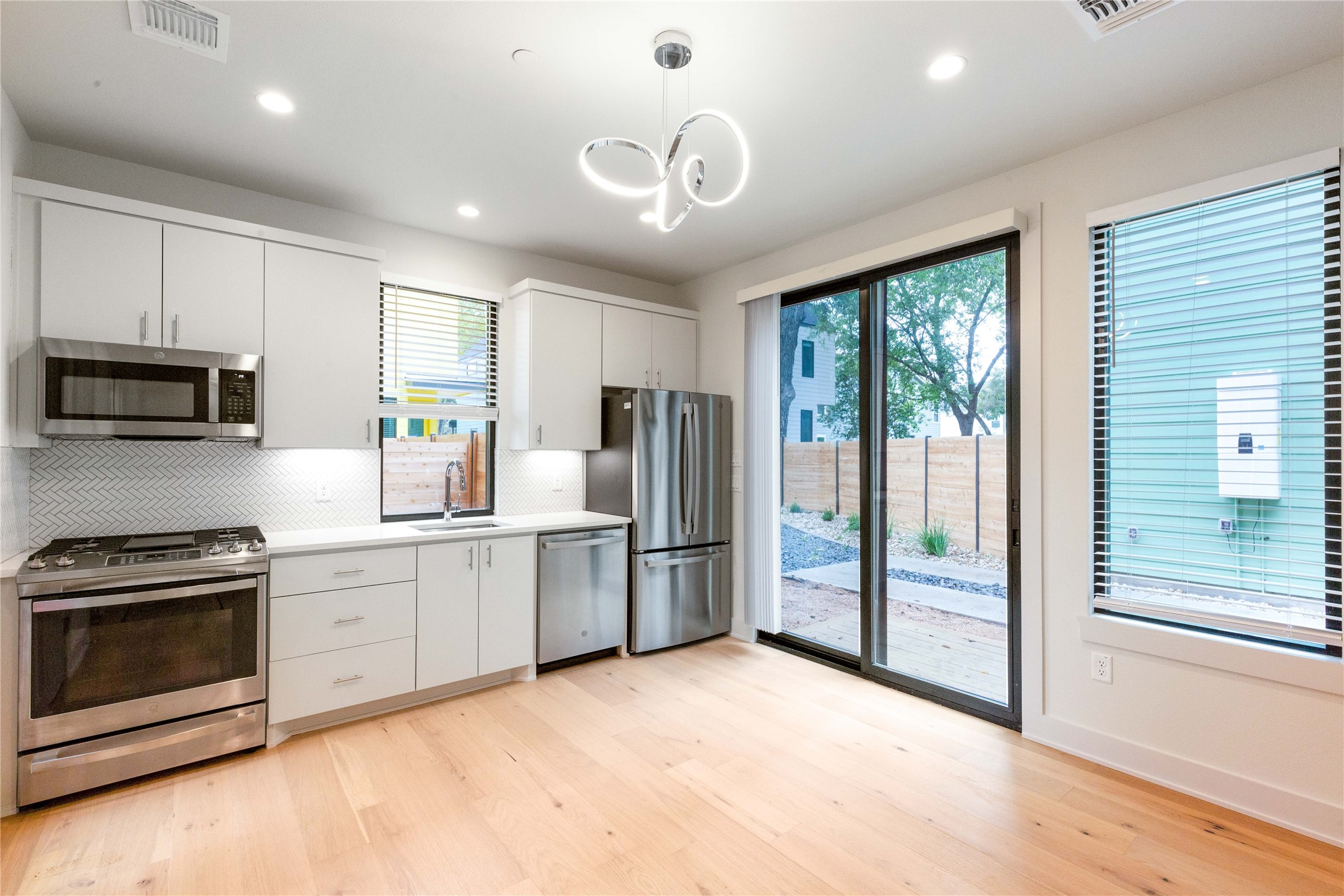 1118 Walton Lane, Unit 3 Austin, TX 78721 - Photo 5 of 18