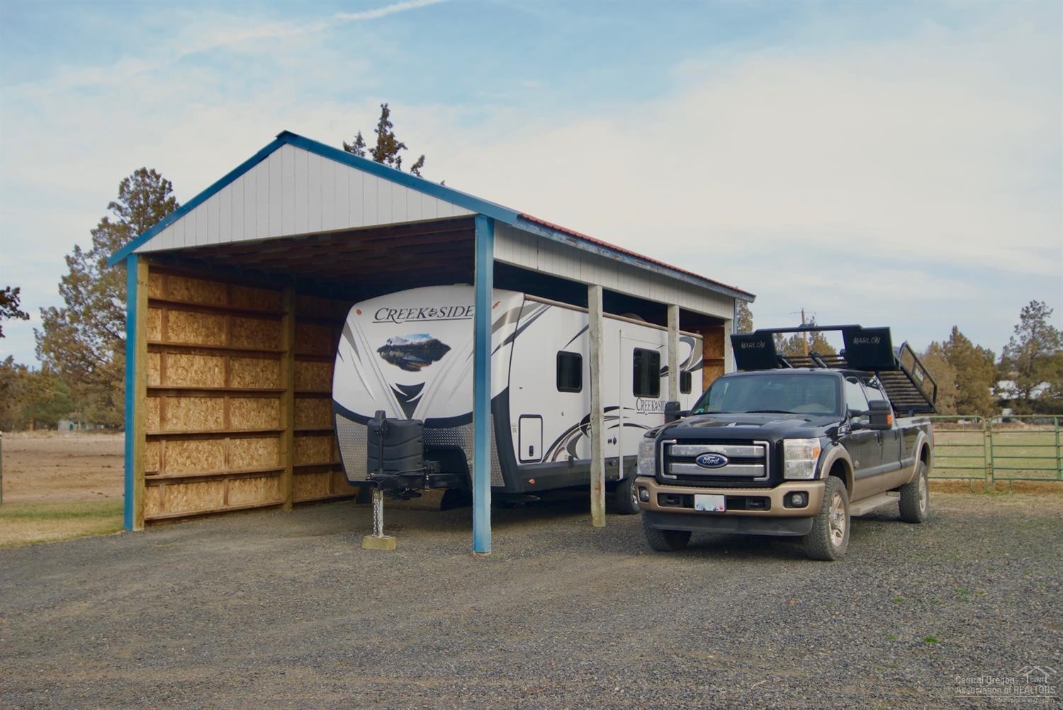 6006 Southwest Cougar Road Terrebonne, OR 97760 - Photo 16 of 20 RV storage / Hay storage
