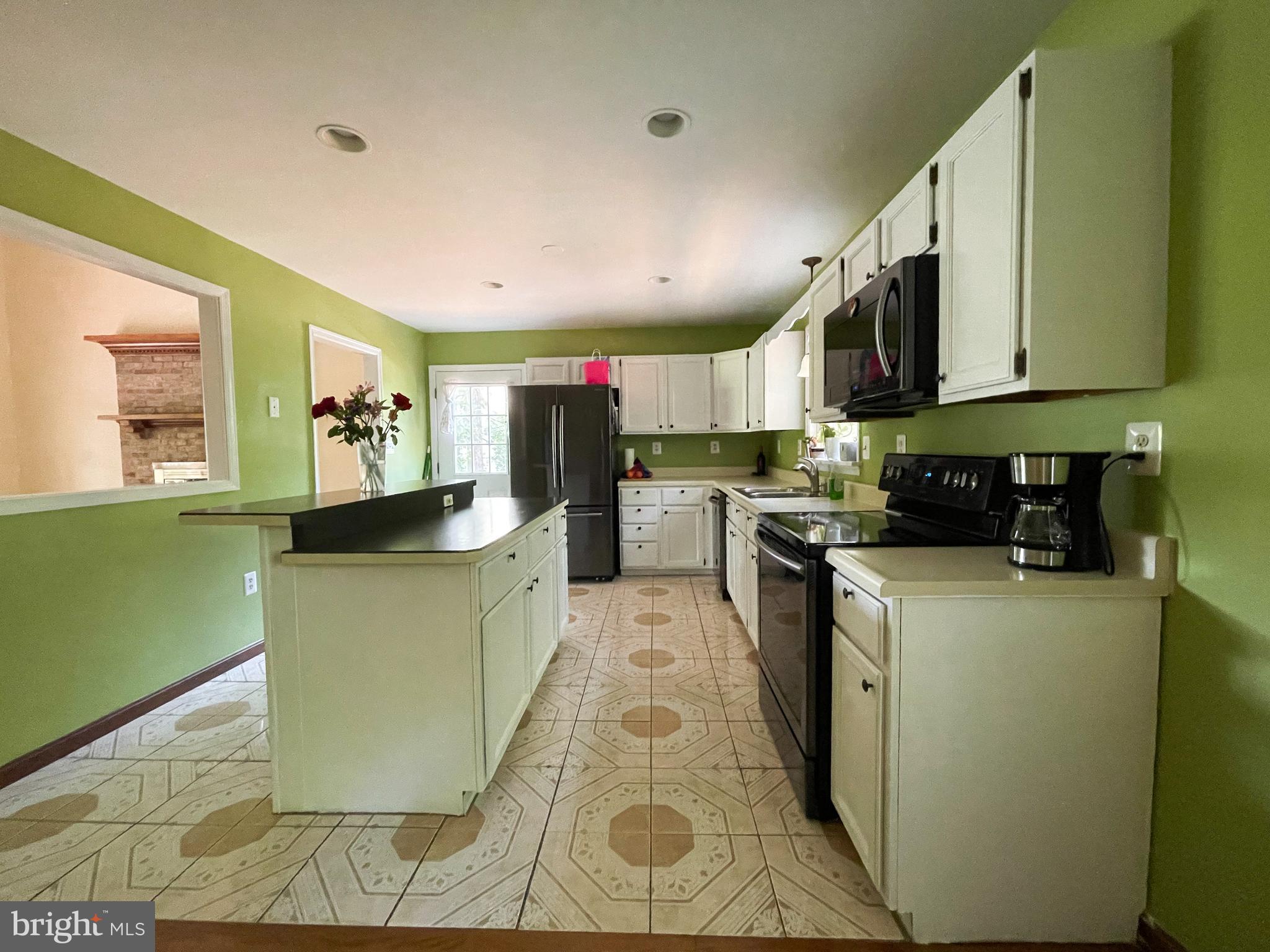 12707 Dumfries Road Manassas, VA 20112 - Photo 7 of 40 Gallery Image 7