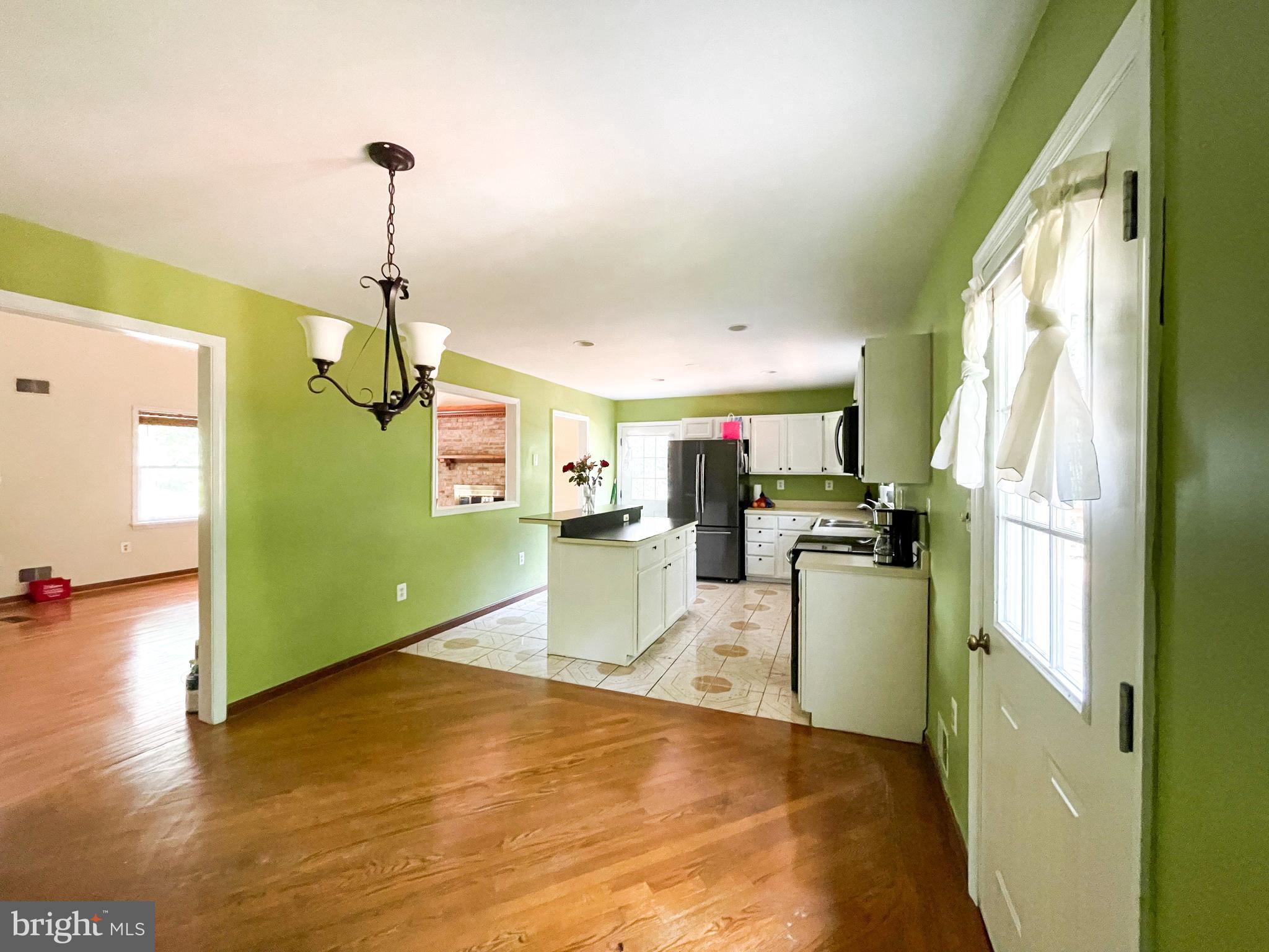 12707 Dumfries Road Manassas, VA 20112 - Photo 10 of 40 Gallery Image 10