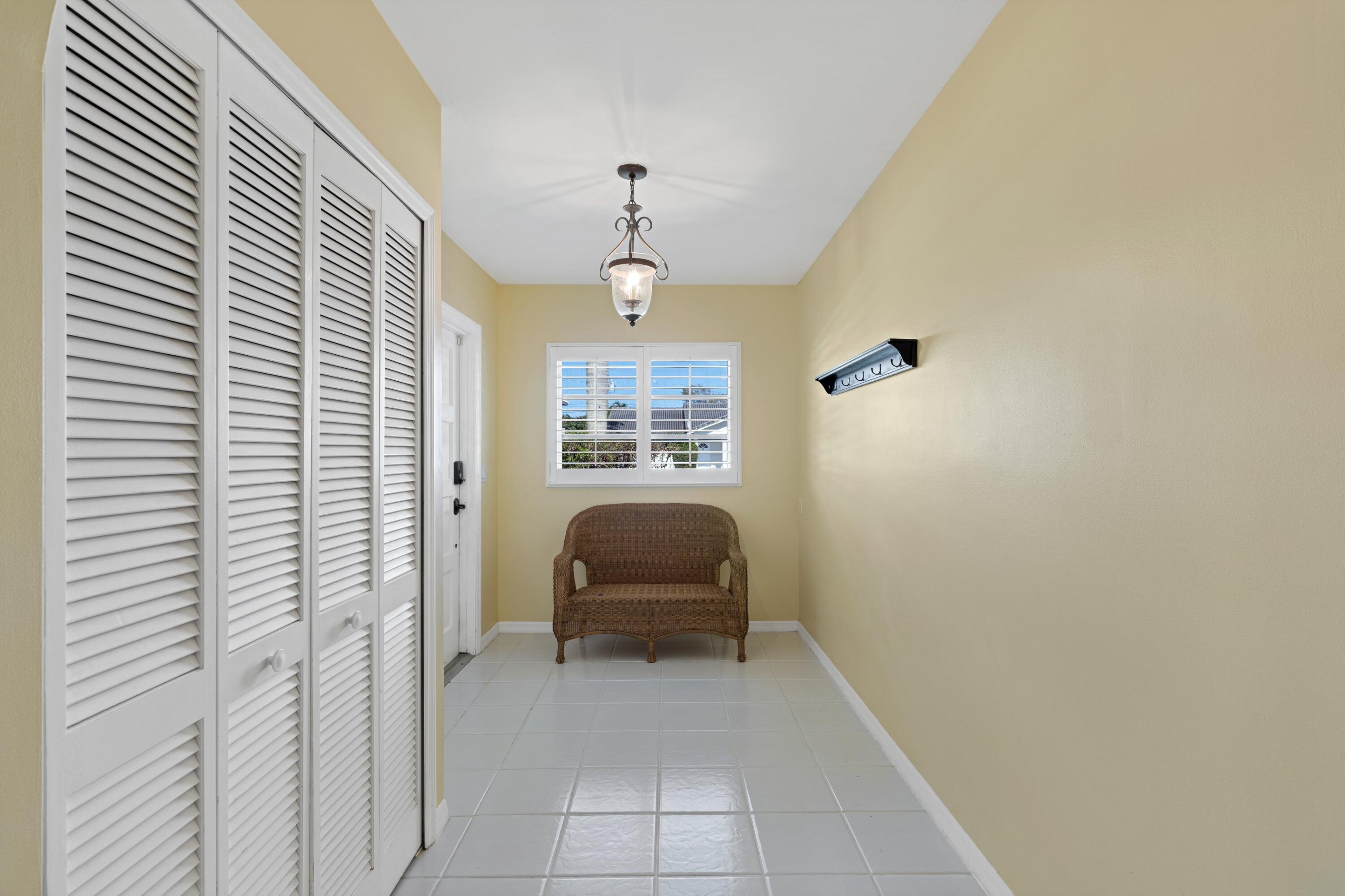 1970 North Conference Drive Boca Raton, FL 33486 - Photo 15 of 27 Foyer
