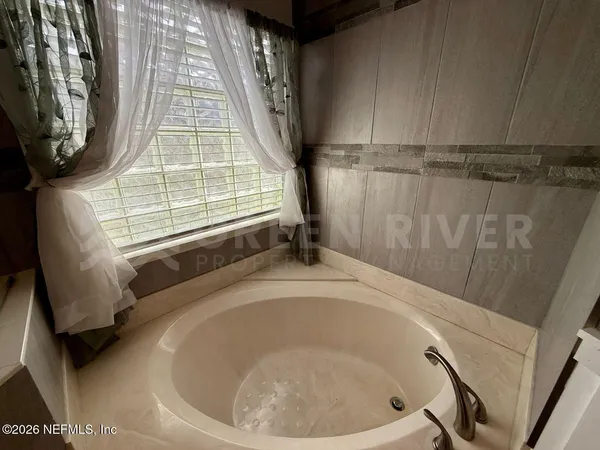 $2,050 | 2927 Waters View Circle, Orange Park, FL 32073