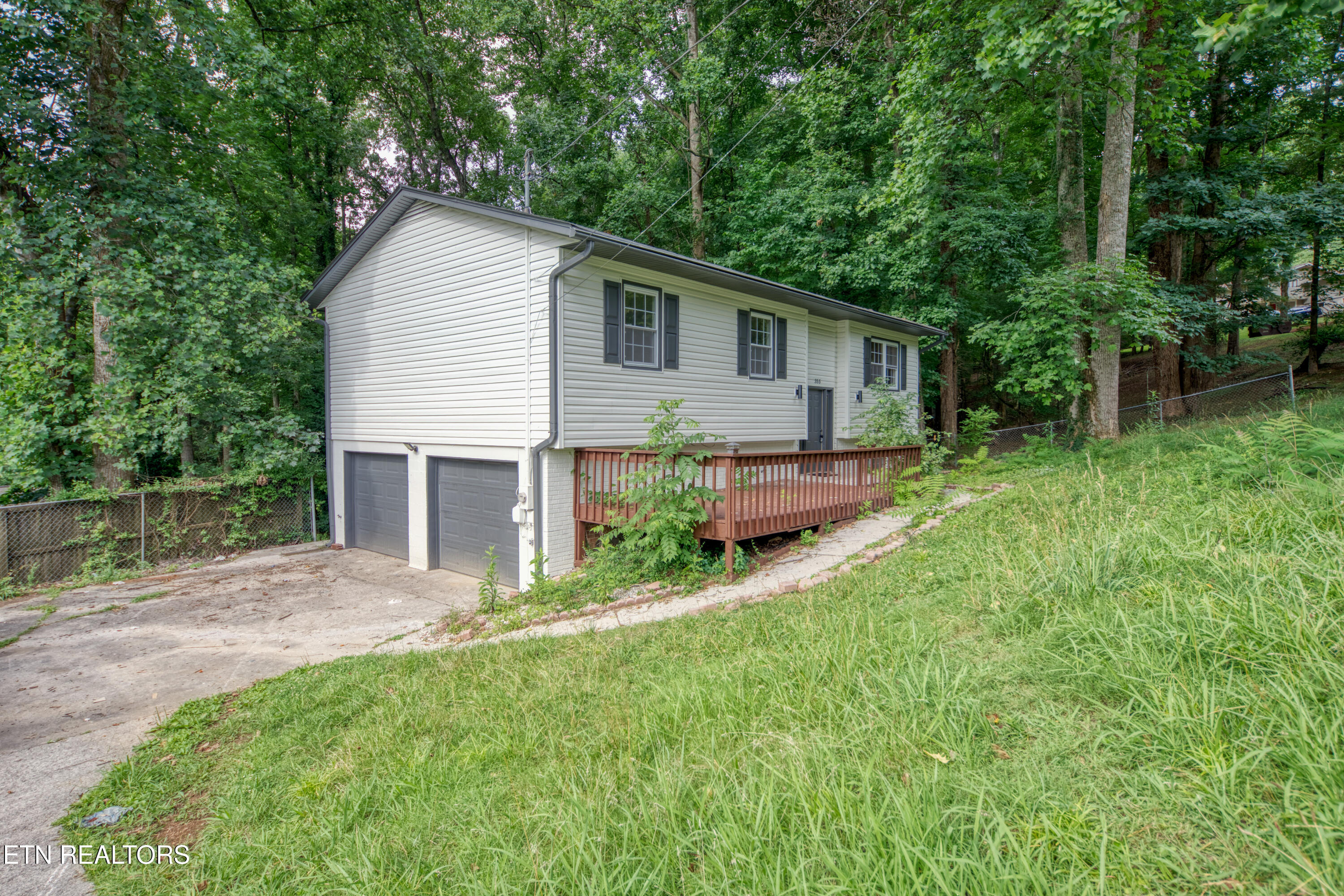 355 Walnut Valley Road Clinton, TN 37716 - Photo 2 of 24 0H3A7300_1