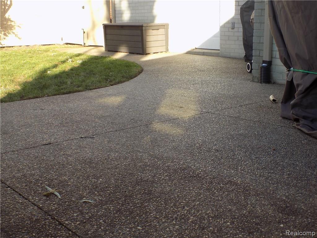 32463 Woody Road Fraser, MI 48026 - Photo 8 of 61 DSCN6799.JPG