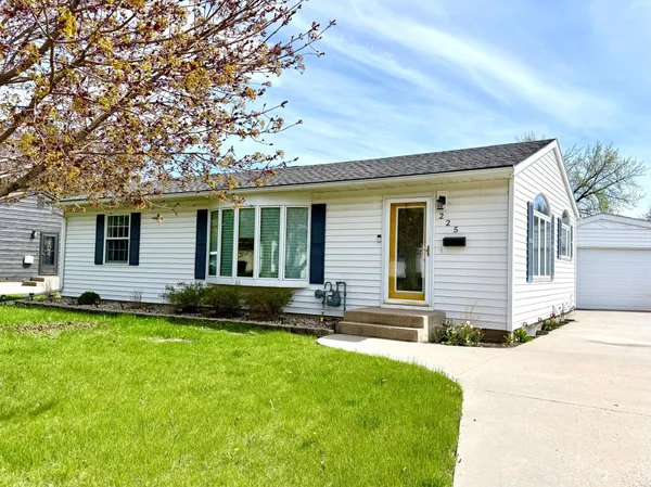 $267,900 | 225 Sunrise Boulevard, Redwood Falls, MN 56283