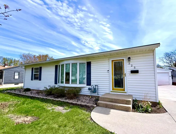 $267,900 | 225 Sunrise Boulevard, Redwood Falls, MN 56283