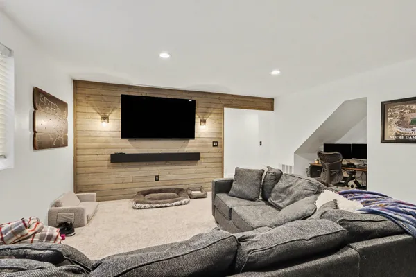 $330,000 | 1754 Grovenberg Court, Vicksburg, MI 49097