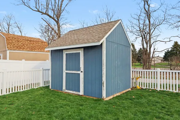 $330,000 | 1754 Grovenberg Court, Vicksburg, MI 49097