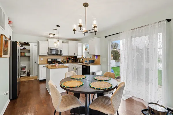 $330,000 | 1754 Grovenberg Court, Vicksburg, MI 49097