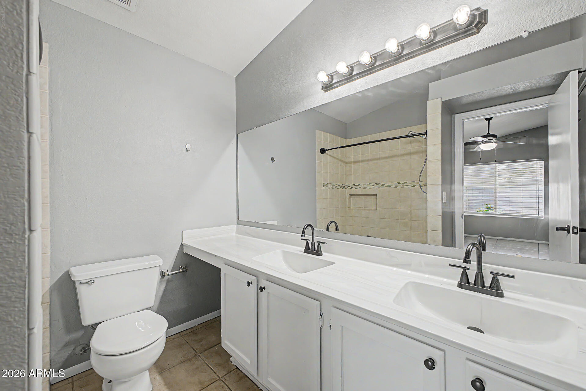 9405 South 45th Place Phoenix, AZ 85044 - Photo 19 of 31 17 - 45th