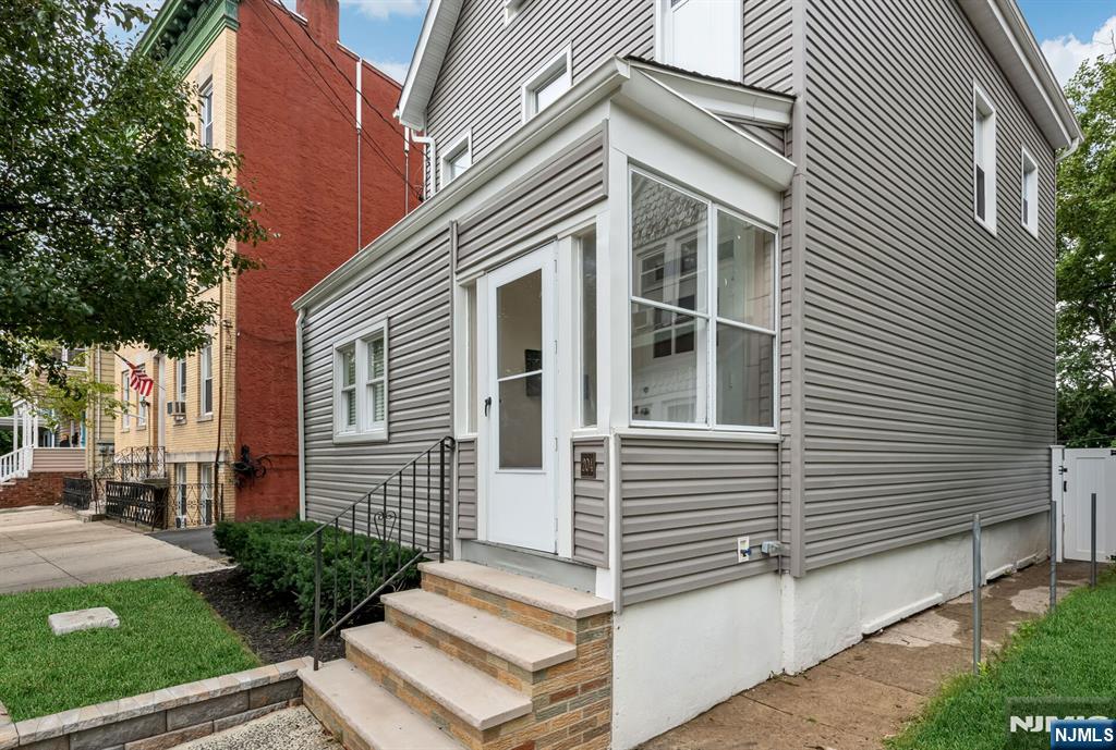 204 Forest Street, Unit 2 Montclair, NJ 07042 - Photo 2 of 29