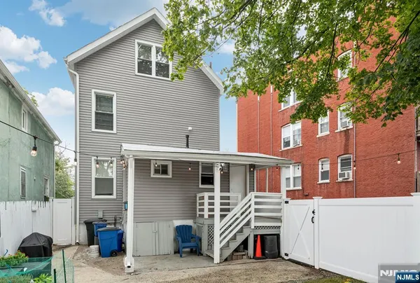 $2,800 | 204 Forest Street, Unit 2, Montclair, NJ 07042
