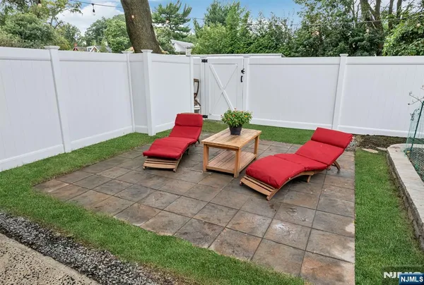 $2,800 | 204 Forest Street, Unit 2, Montclair, NJ 07042