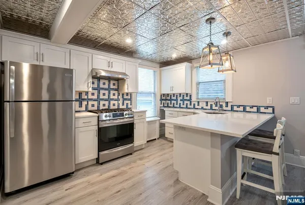 $2,800 | 204 Forest Street, Unit 2, Montclair, NJ 07042