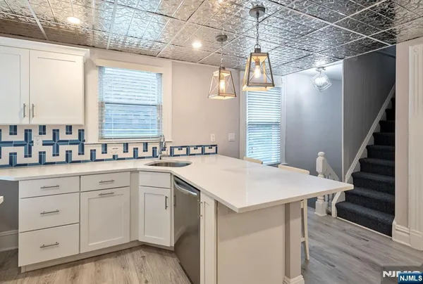 $2,800 | 204 Forest Street, Unit 2, Montclair, NJ 07042