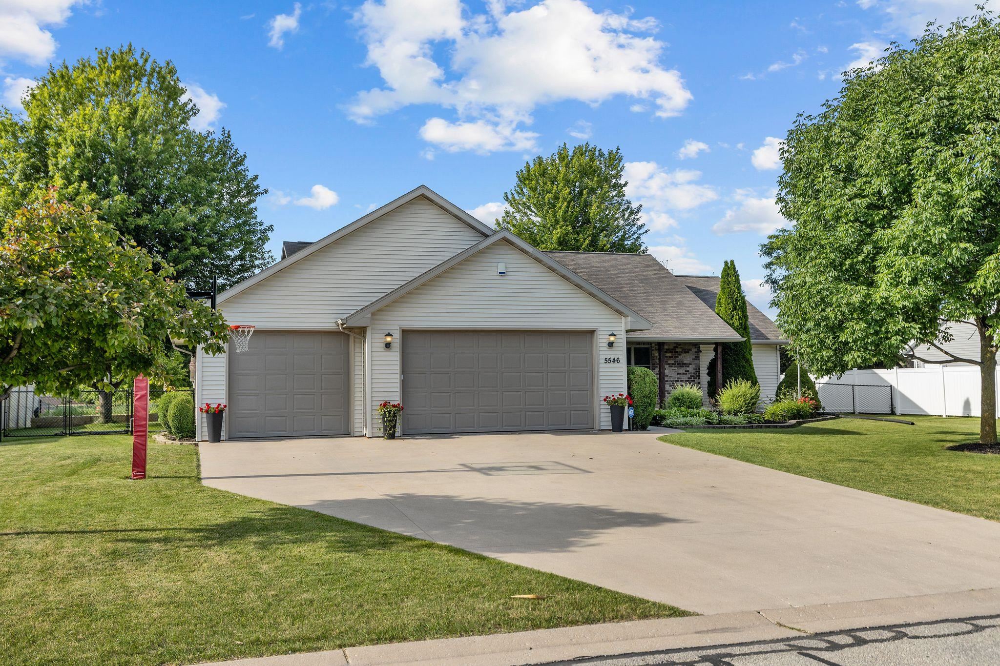 W5546 Mutzy Way Appleton, WI 54915 - Photo 2 of 66