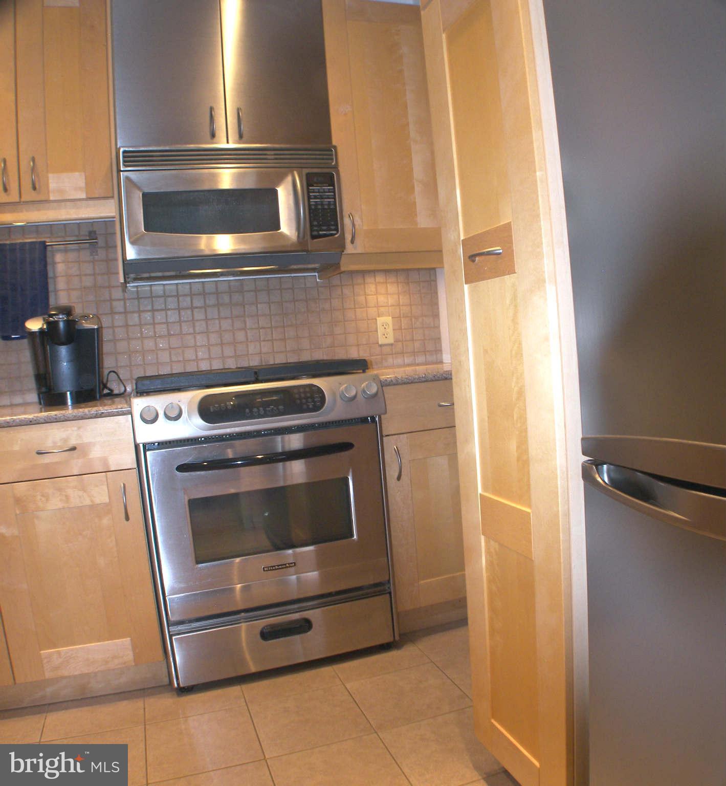 3613 Gunston Road, Unit 3613 Alexandria, VA 22302 - Photo 7 of 13 Kitchen