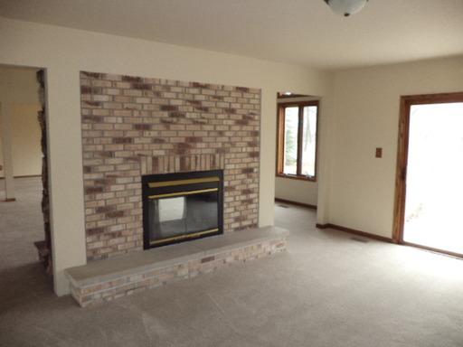 49W880 Lenschow Road Sycamore, IL 60178 - Photo 4 of 16