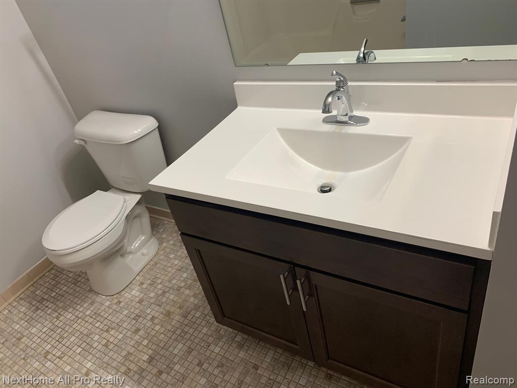 1254 East West Maple Road, Unit 6 Walled Lake, MI 48390 - Photo 7 of 12