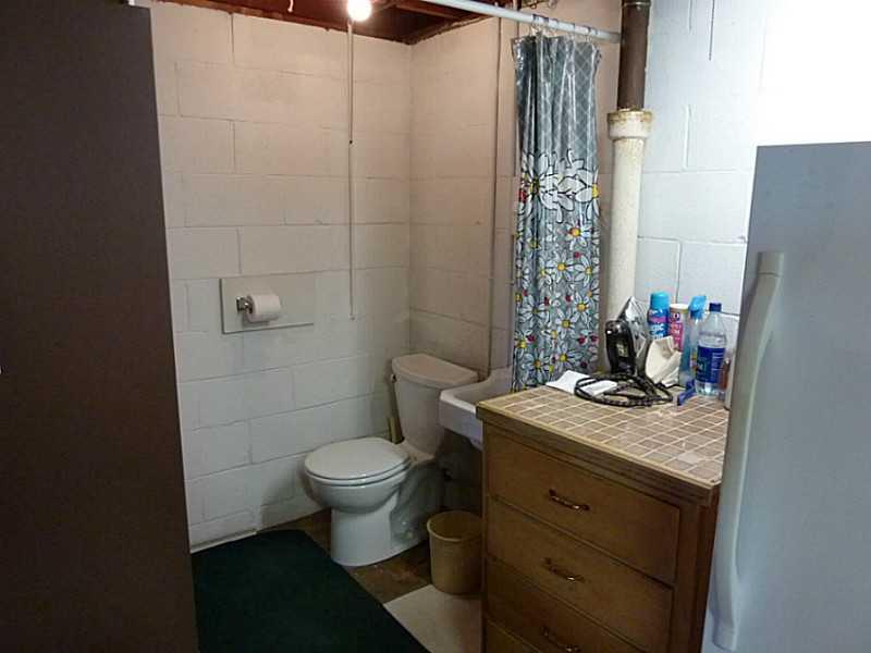 0 Deweyville Road McKees Rocks, PA 15136 - Photo 16 of 25 Partial Bath.