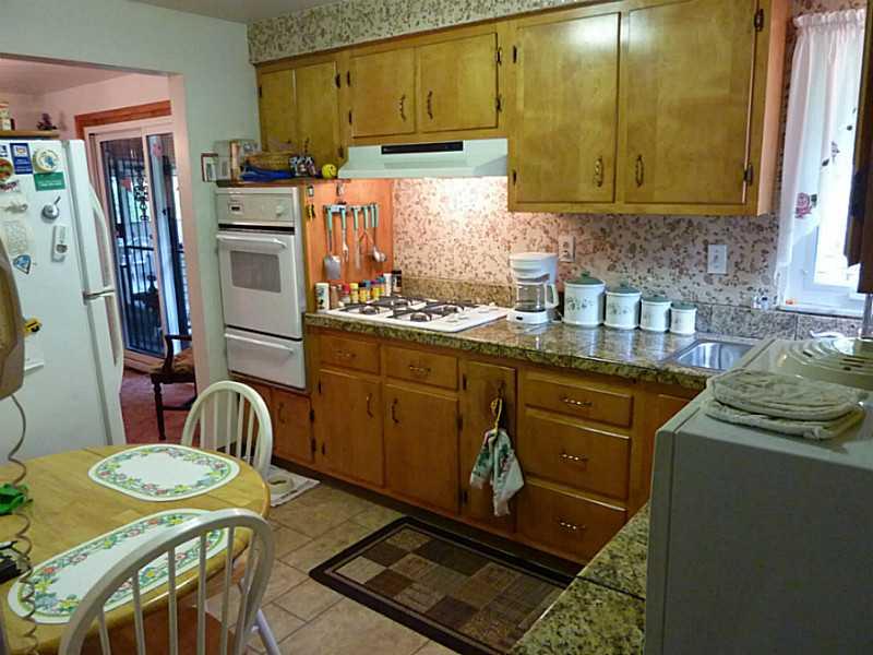 0 Deweyville Road McKees Rocks, PA 15136 - Photo 6 of 25 Kitchen.