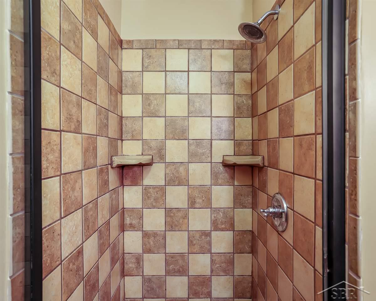 2985 Clayburn Road Saginaw, MI 48603 - Photo 16 of 31 Master Bath