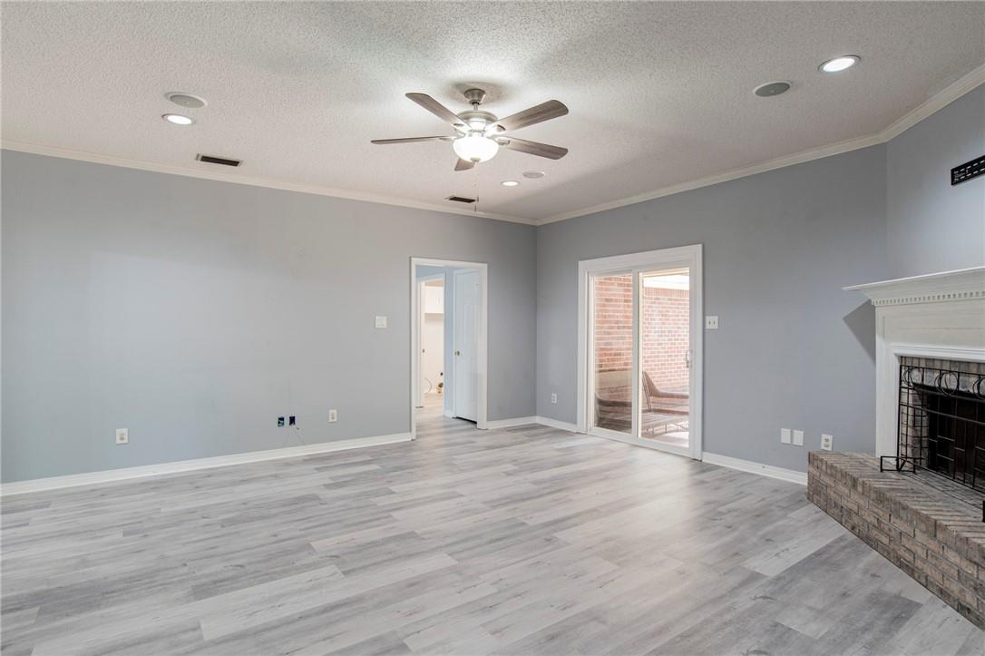 129 Lakeview Loop Daphne, AL 36526 - Photo 16 of 28 Living Room