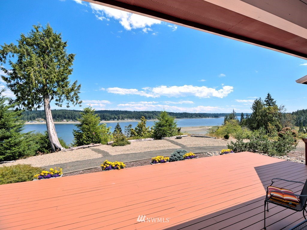7857 East Grapeview Loop Road Allyn, WA 98524 - Photo 3 of 24 Gallery Image 3