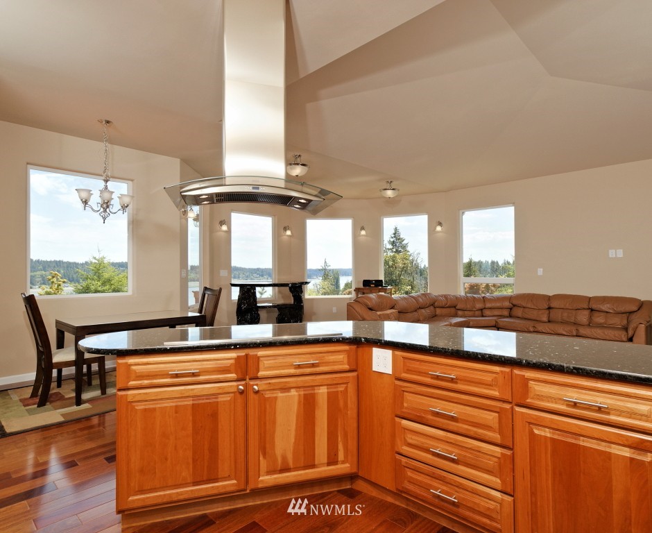 7857 East Grapeview Loop Road Allyn, WA 98524 - Photo 5 of 24 Gallery Image 5