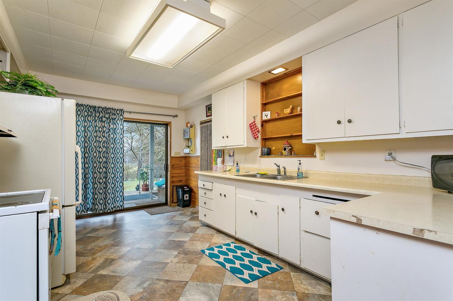 4776 Leonard Road Grants Pass, OR 97527 - Photo 7 of 21 Additional Photo