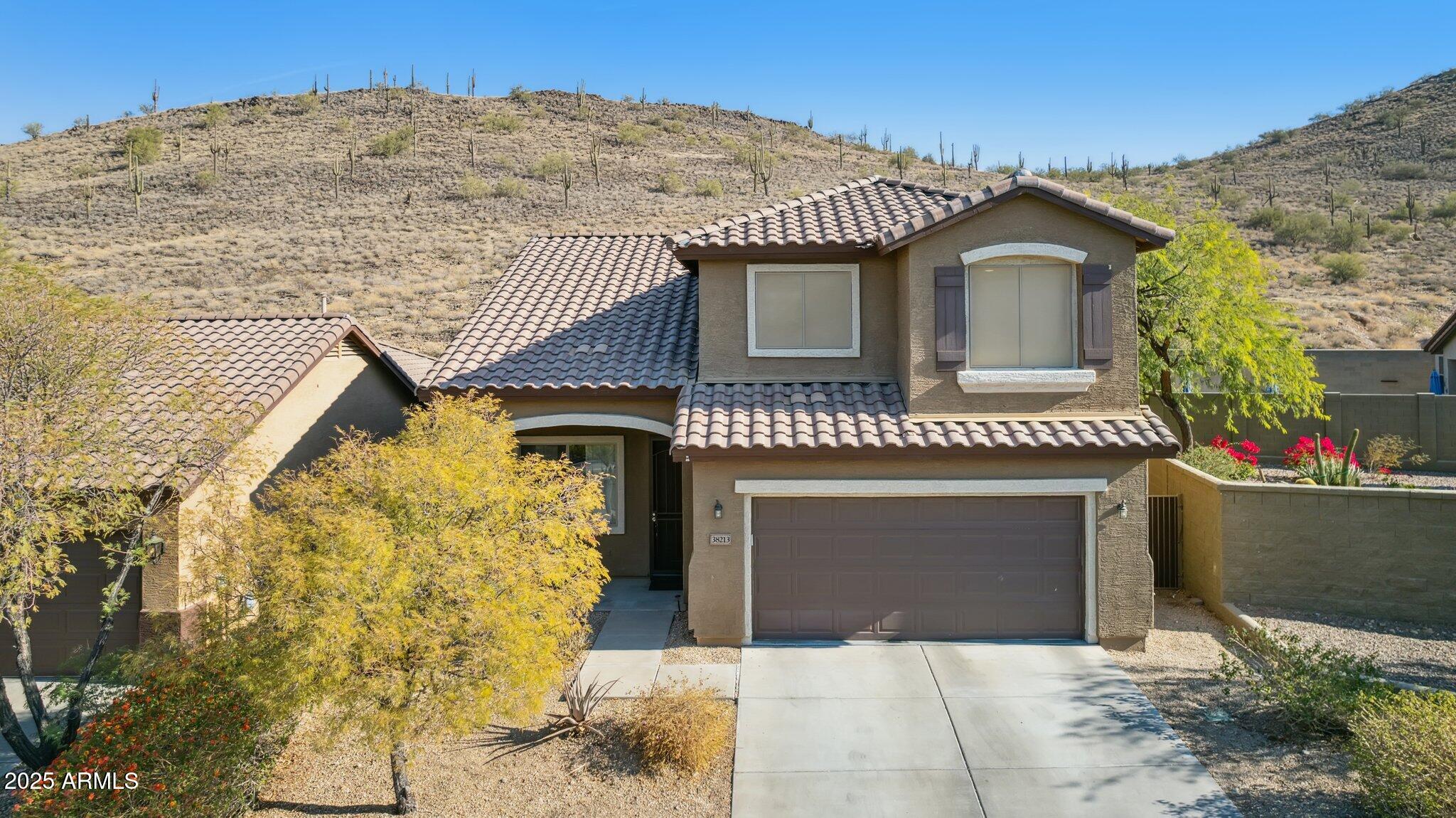 38213 North Raleigh Way Phoenix, AZ 85086 - Photo 2 of 41 38213 N Raleigh Way