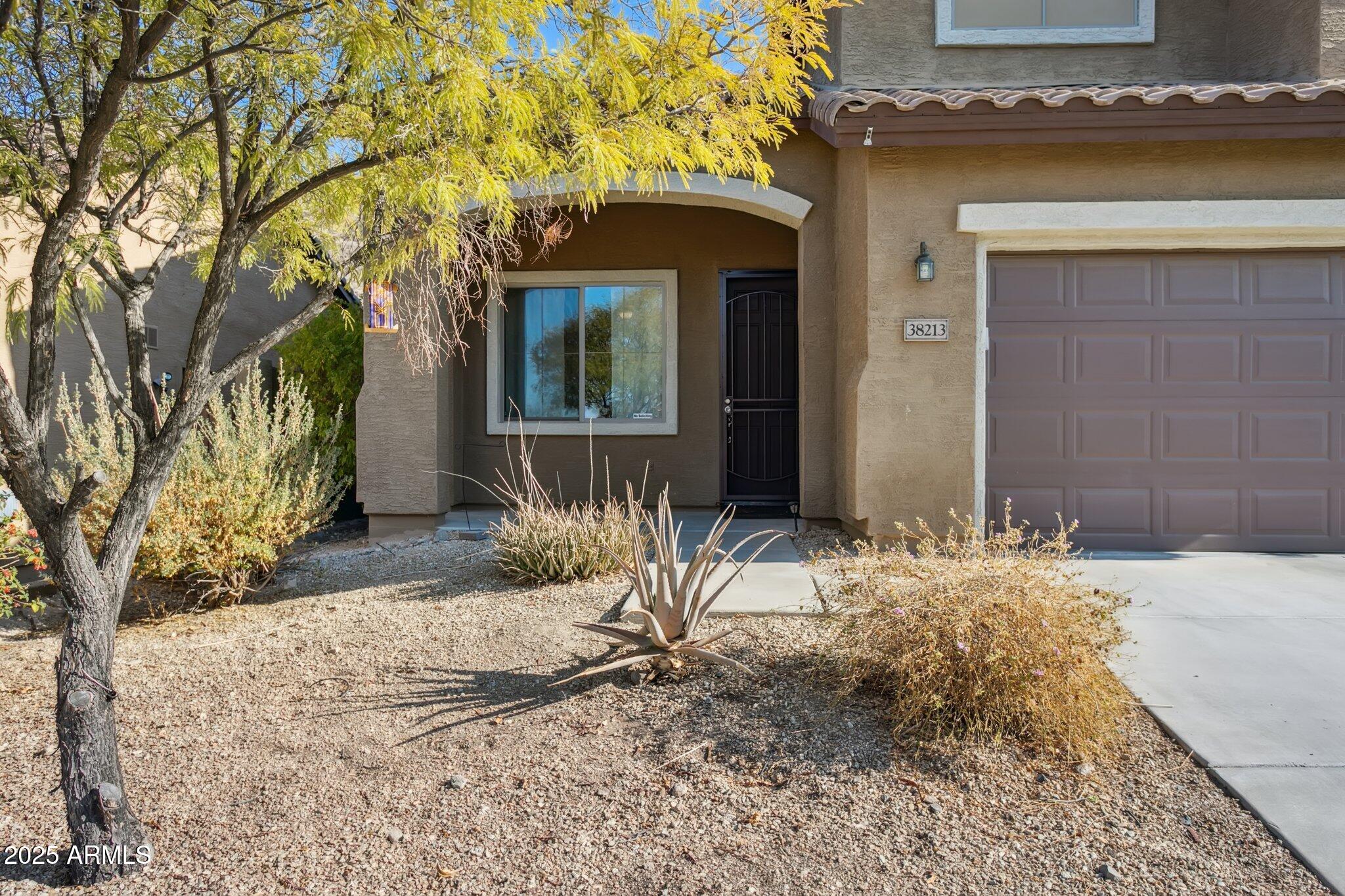 38213 North Raleigh Way Phoenix, AZ 85086 - Photo 3 of 41 Entrance