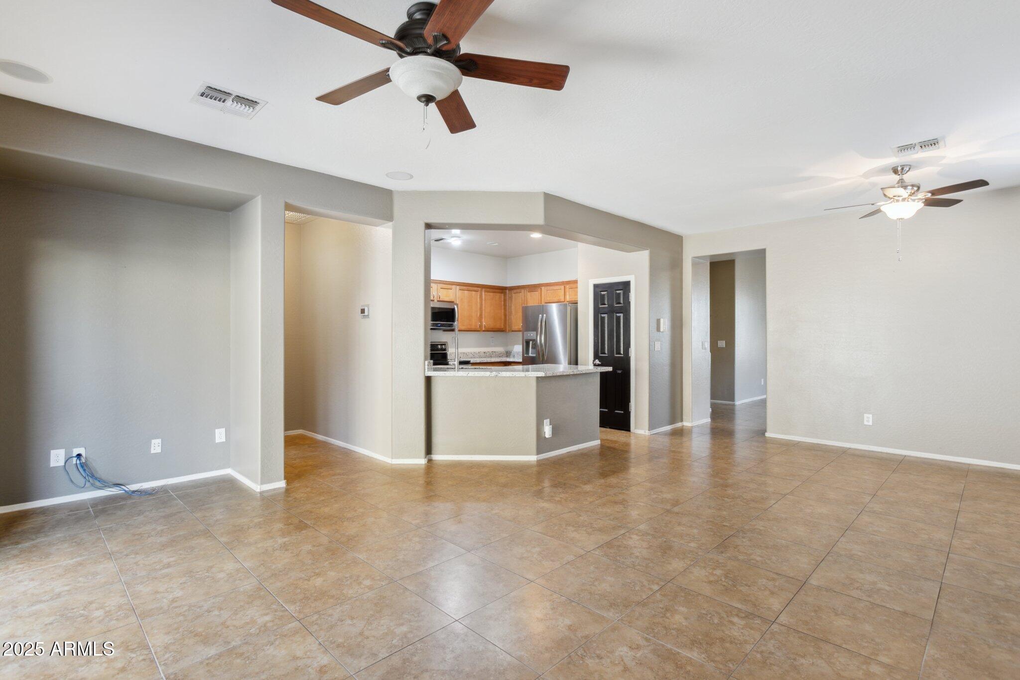 38213 North Raleigh Way Phoenix, AZ 85086 - Photo 7 of 41 Kitchen/Family Room